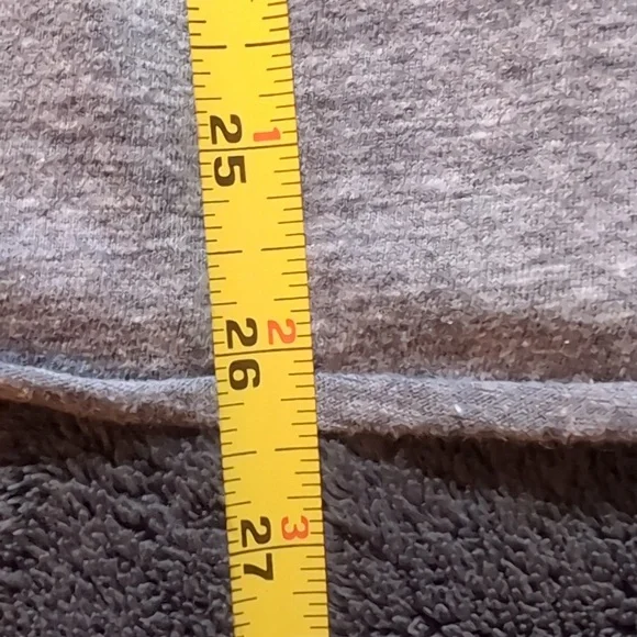 💵2/$10Bundle and Save💵 Prairie Mountain| Grey T-shirt With Blue Bear Print - Picture 5 of 8